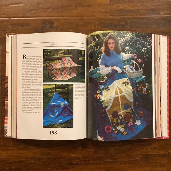 Vintage Better Homes and Gardens Treasury of Country Crafts and Foods - Picture 5 of 6